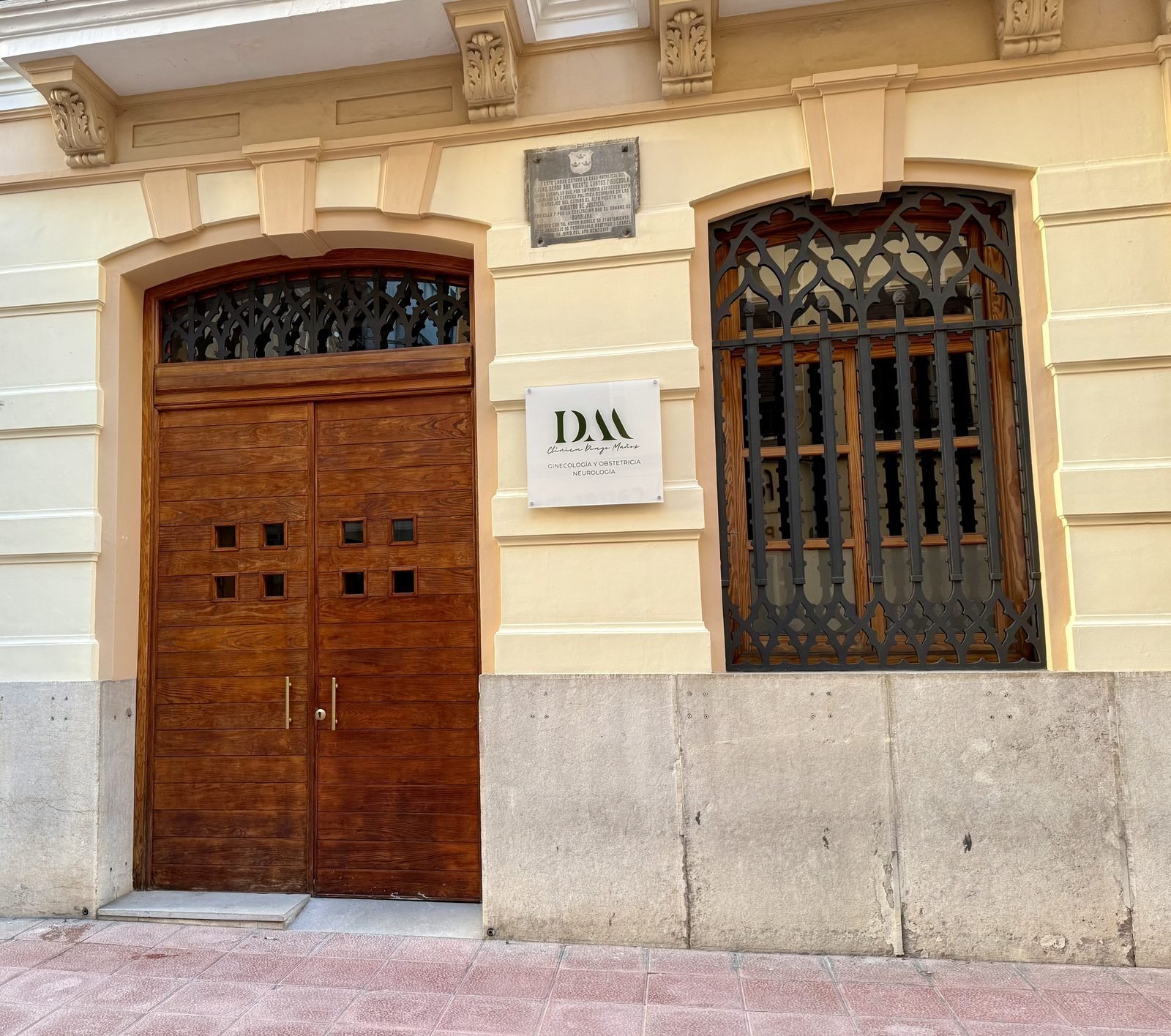 Fachada de la Clínica Diago Muñoz, Carrer Major, Burriana