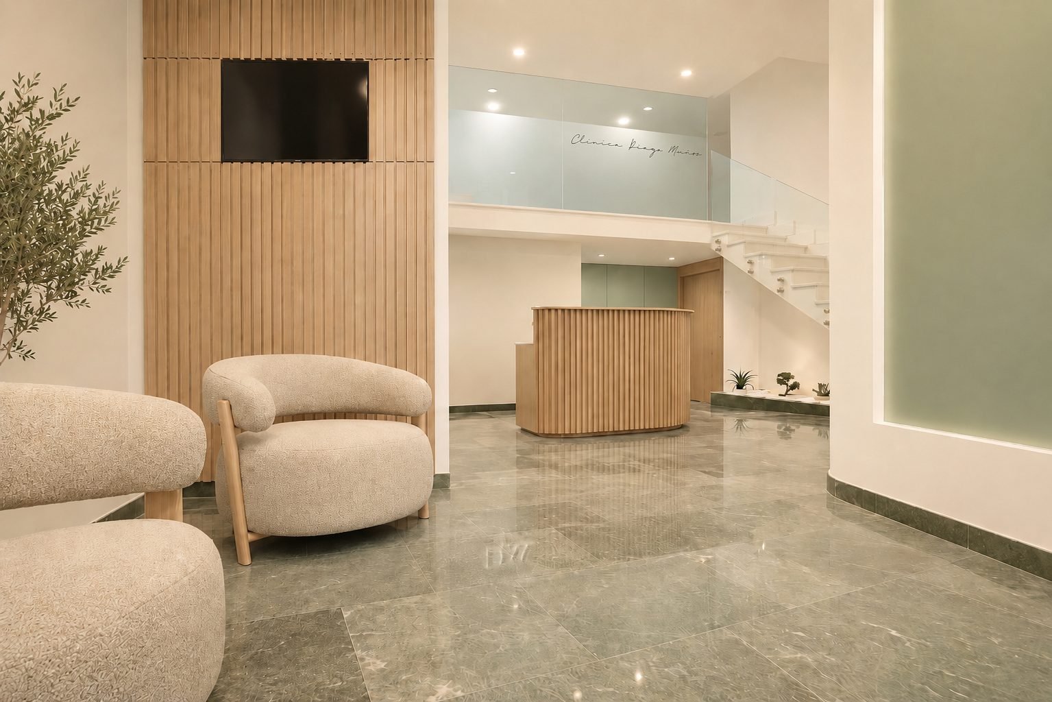 Recepción y sala de espera de la Clínica Diago Muñoz